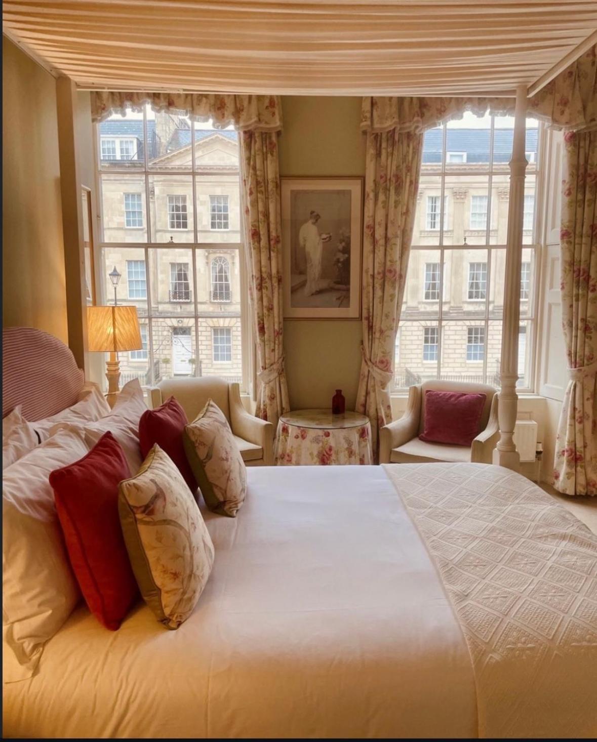 วินด์เซอร์ เกสต์เฮาส์ บาธ ภายนอก รูปภาพ A bedroom at the hotel